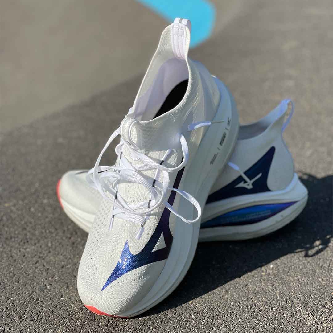 Mizuno NEO VISTA 2 　27cm ホワイト/ネイビー Mizuno Neo Vista 2 review - Run & Smile