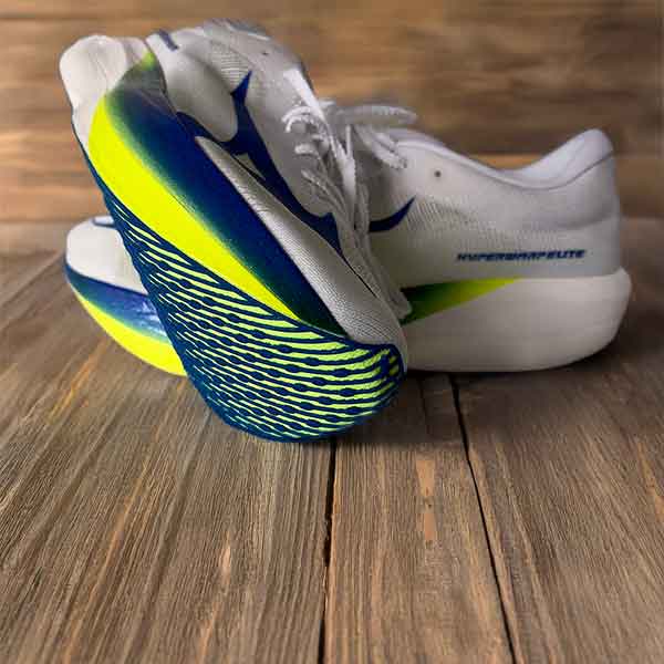 Mizuno Hyperwarp Elite